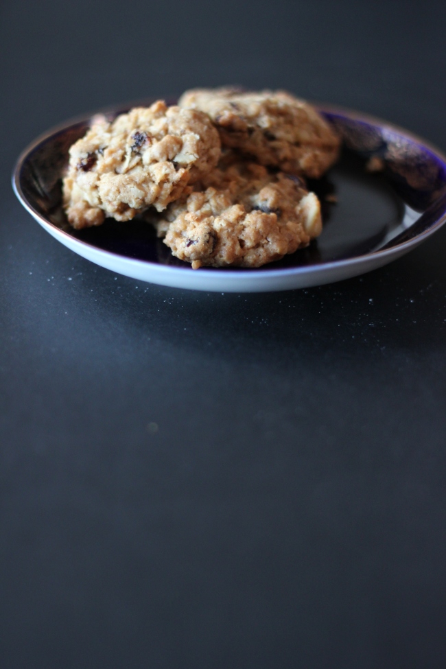 Oatmeal Cookies with Walnuts and Golden Raisins3